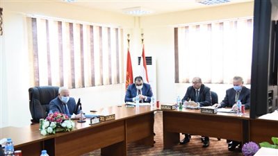 محافظ بورسعيد يترأس اجتماع مجلس إدارة المنطقة الصناعية