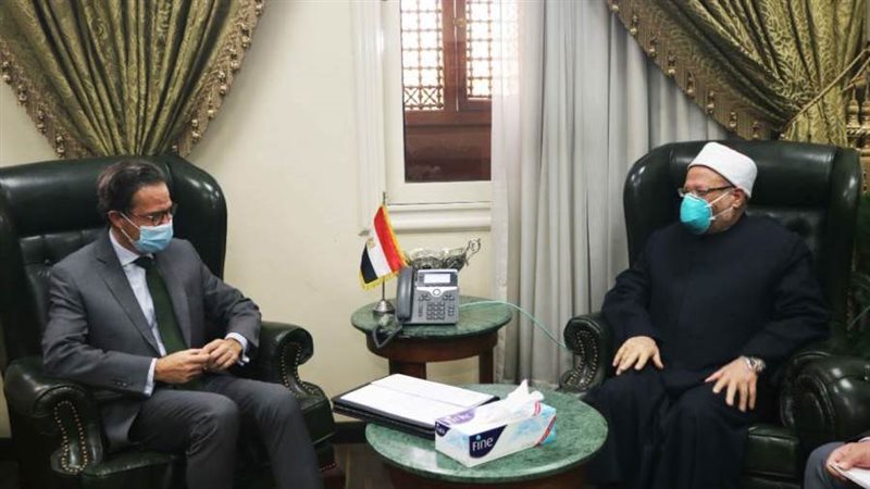 مفتي الجمهورية والسفير