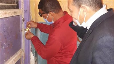 لمواجهة كورونا.. تشميع سنتر للدروس الخصوصية بسمالوط شمال المنيا