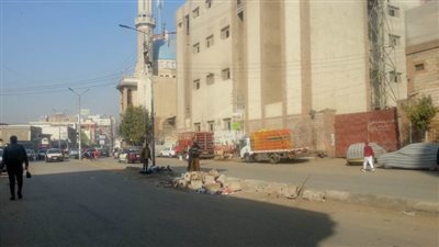 غلق فتحات العبور غير القانونية بالمنصورة