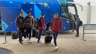 بيراميدز يصل ملعب بتروسبورت لمواجهة إنبي