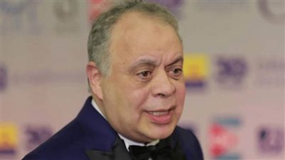 أشرف زكي ينفي صحة ما تردد حول تدهو الحالة الصحية للفنان يوسف شعبان