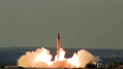 باكستان تختبر صاروخاً باليستياً قادراً على حمل رؤوس نووية