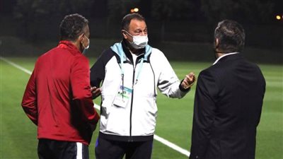 رئيس لجنة المسابقات بالفيفا يزور بعثة الأهلي.. ويحضر المران الختامي للفريق