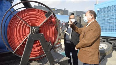 محافظ أسيوط يشهد اصطفاف معدات شركة مياه الشرب لمواجهة الأمطار والسيول