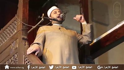 خطيب الجامع الأزهر: الشائعات تؤخر جهود التنمية وتهدم الأوطان