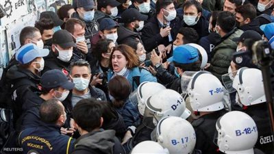 تركيا.. اعتقال 65 شخصا بعد احتجاجات جامعية