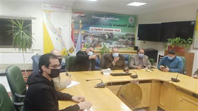 السكرتير المساعد بأسيوط يترأس غرفة إدارة الأزمات ويتابع شفط مياه الأمطار