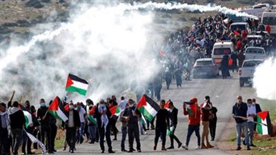 إصابة فلسطينيين اثنين بالرصاص والعشرات بالاختناق جراء انتهاكات الاحتلال شرق نابلس
