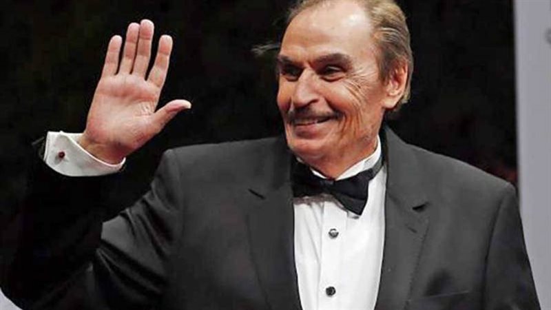 النجم الكبير عزت