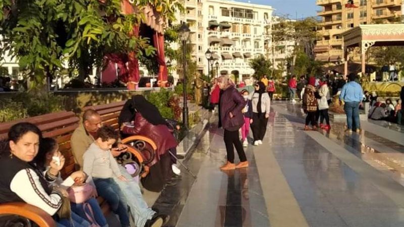 زائرى الحديقة