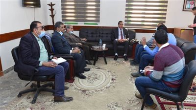 رئيس جامعة سوهاج يبحث ترفيق ٣٥٢ وحدة سكنية لهيئة التدريس بالجامعة الجديدة