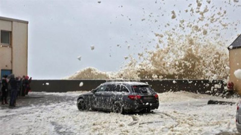 عاصفة ثلجية