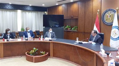 وزير البترول يبحث مع وفد غرفة التجارة الأمريكية فرص الاستثمار في قطاع التعدين