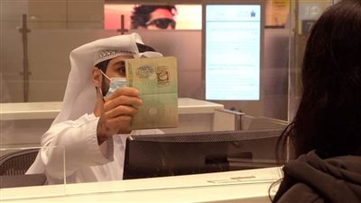 مطارات دبي تفاجئ المسافرين بختم المريخ الخاص جدا! (صور)