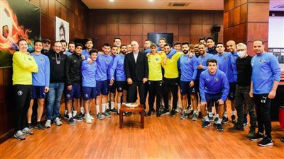 بيراميدز يستأنف تدريباته ويحتفل بعيد ميلاد مدرب الحراس ورئيس الجهاز الطبي