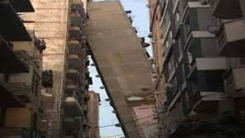 عقار الإسكندرية المائل