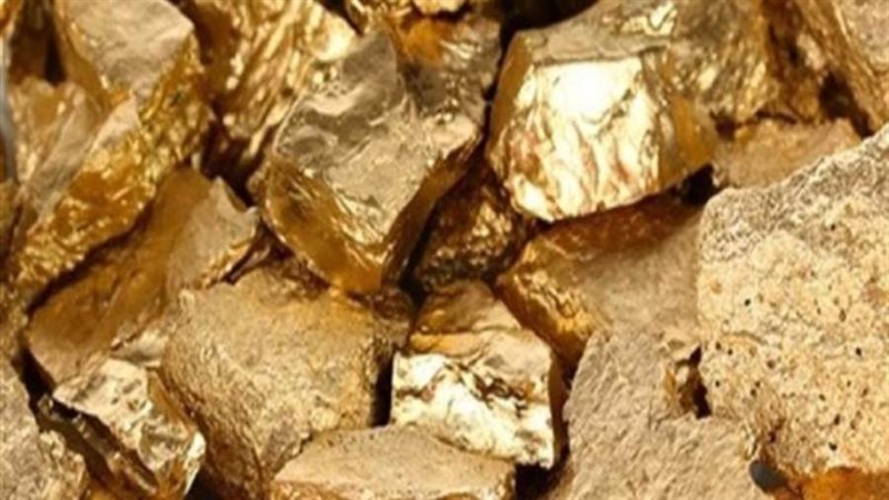 أطنان من أحجار الذهب