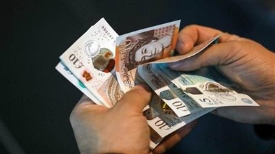 الجنيه الإسترليني يرتفع مقابل الدولار الأمريكي واليورو الأوروبي