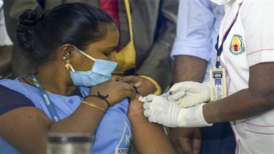 كمبوديا تبدأ حملة للتطعيم ضد كوفيد-19 باستخدام لقاحات صينية