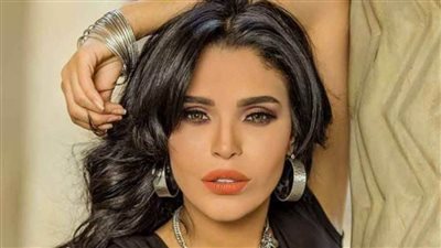 أمينة: تامر حسني كان جدع معايا وممكن ياخدني لعالمه