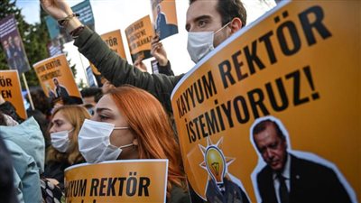 السلطات التركية تضع طلاب البوسفور قيد الإقامة الجبرية.. ورجل أردوغان يهددهم بالقتل