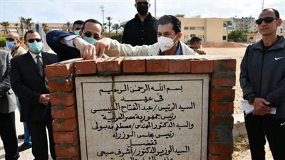 وزير الرياضة ومحافظ شمال سيناء يضعان حجر الأساس للملاعب الفرعية بإستاد العريش