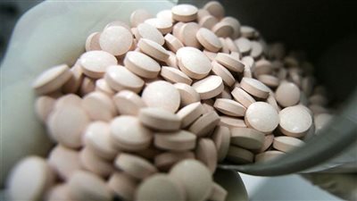 القبض على عاطلين بحوزتهما أقراص مخدرة