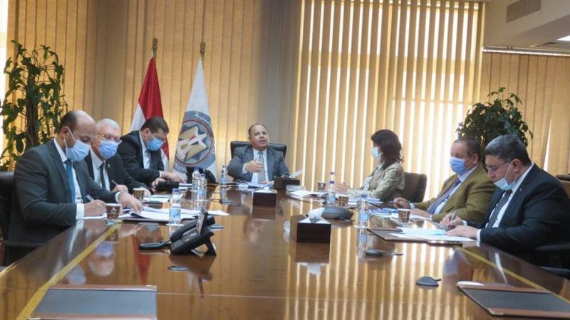 وزير المالية خلال