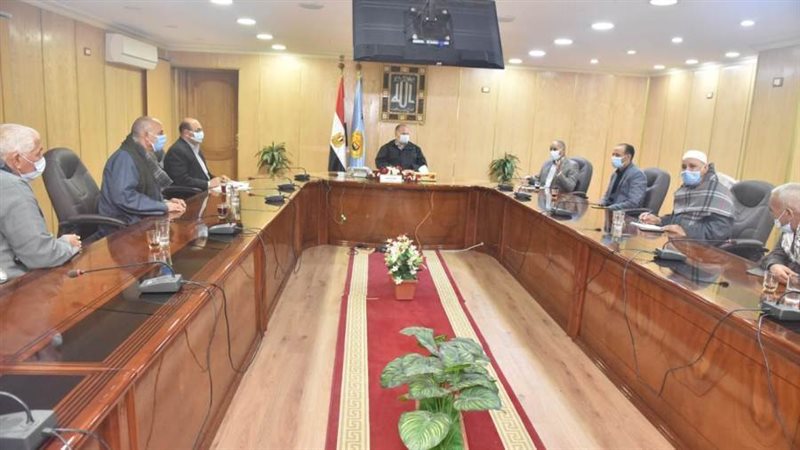 محافظ أسيوط يلتقى