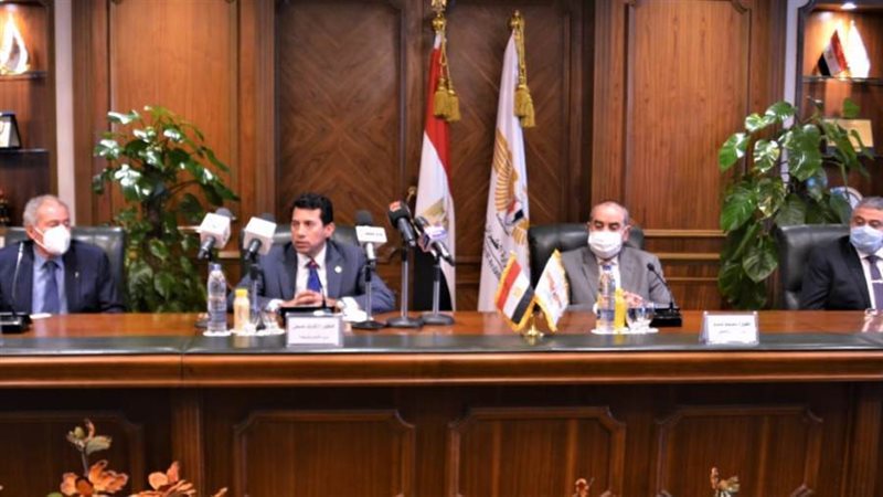 وزيرى الطيران والرياضة