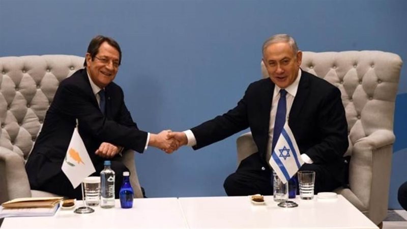 رئيس قبرص يجري زيارة