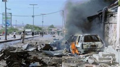 مصرع وإصابة 8 أشخاص إثر انفجار سيارة مفخخة بالعاصمة الصومالية