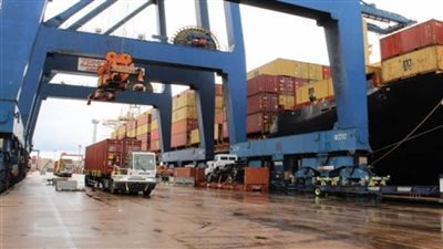 نشاط ملحوظ في حركة الملاحة وتداول البضائع بميناء الإسكندرية