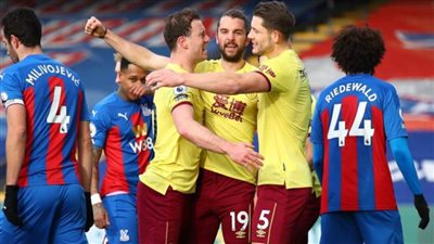 بيرنلى يفوز على كريستال بالاس بالدوري الإنجليزى