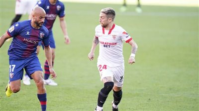 اشبيلية يفوز على هويسكا بهدف نظيف بالليجا