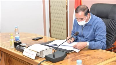 جامعة سوهاج تناقش إعداد لوائح لبرامج جامعتها الأهلية 