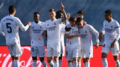 ريال مدريد يفوز على فالنسيا بهدفين نظيفين في الدوري الإسباني لكرة القدم