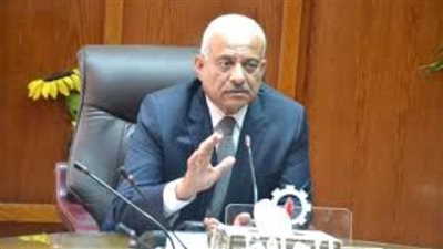 محاور مرورية وميادين جديدة بشارعي الجلاء والمحكمة بالسويس