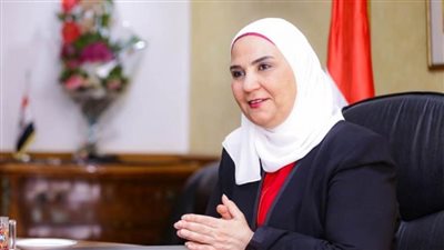 القباج تستعرض أمام الرئيس السيسى دور وزارتها في القضايا الصحية 