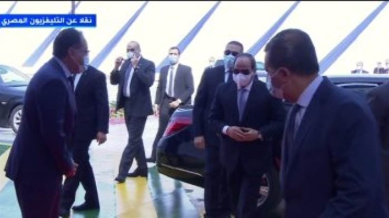 الرئيس السيسي يفتتح