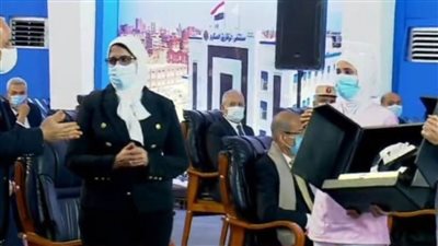 وزيرة الصحة تستعرض جهود القطاع الصحي في مواجهة جائحة 