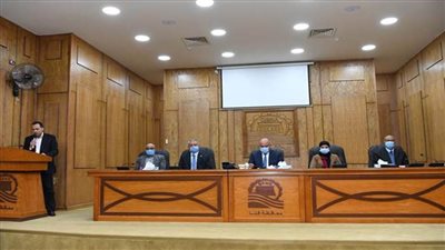 محافظ قنا : 8 مدن تتسلم شهادات اعتماد إيصالات السداد المميكنة