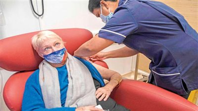 وول ستريت جورنال: تأخر التطعيم في الدول النامية يهدد بإطالة أمد الجائحة