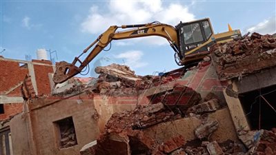 إزالة عمارة سكنية آيلة للسقوط  بكفرالشيخ