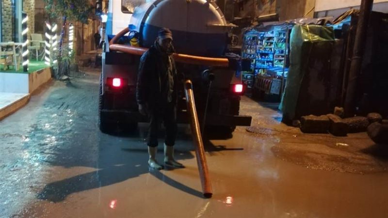 رفع آثار الأمطار