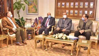 محافظ أسيوط يلتقي رئيس هيئة الإصلاح الزراعي ويوجه الشكر لوزير الزراعة 