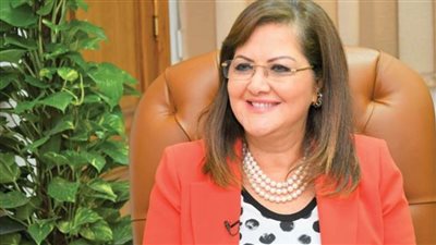 وزيرة التخطيط تتابع ترتيبات صرف الدفعة الأخيرة من المنحة الرئاسية للعمالة غير المنتظمة