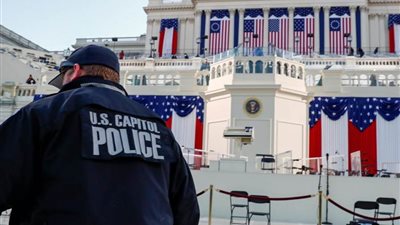 شرطة الكابيتول توقف 6 ضباط عن العمل وتحقق مع عشرات على خلفية حادثة اقتحامه