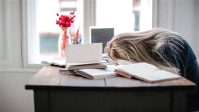 إليك ما يحدث للجسد والدماغ بعد سهر الليل كله دون نوم!